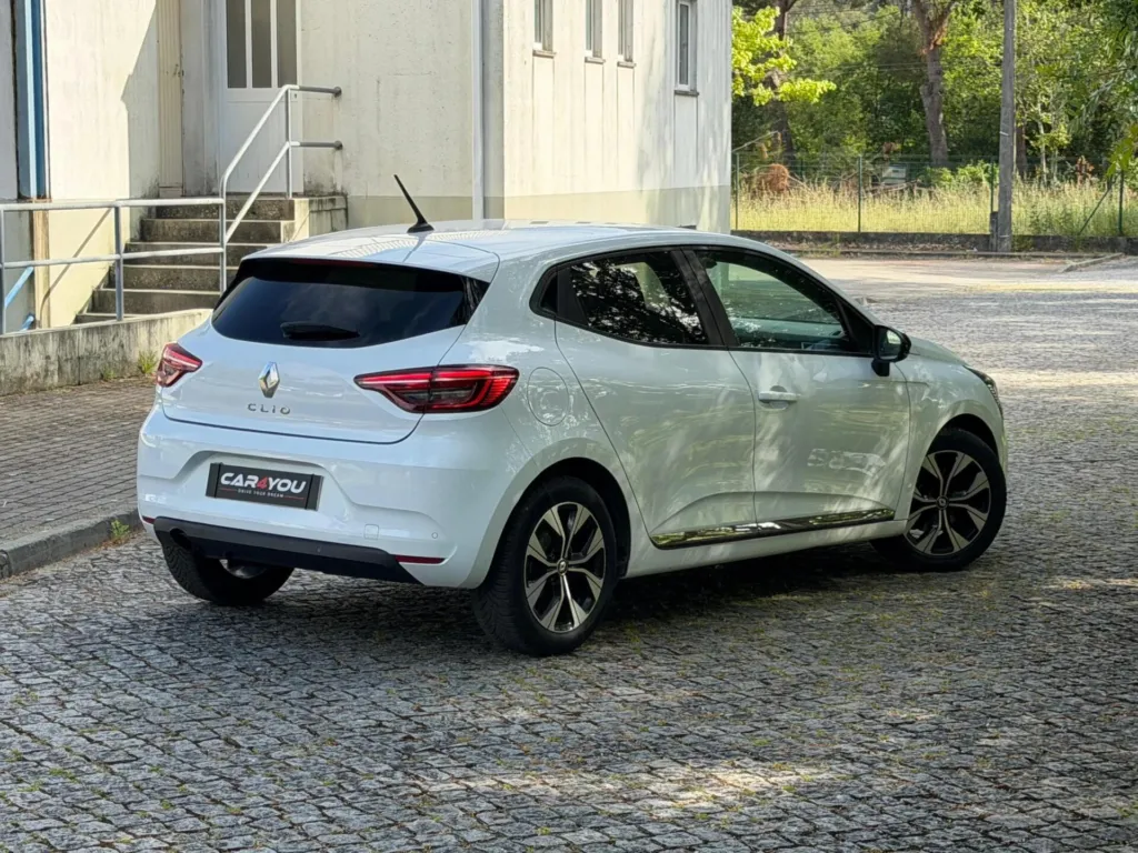 Renault Clio 1.5 Blue dCi Evolution — fotografia 13