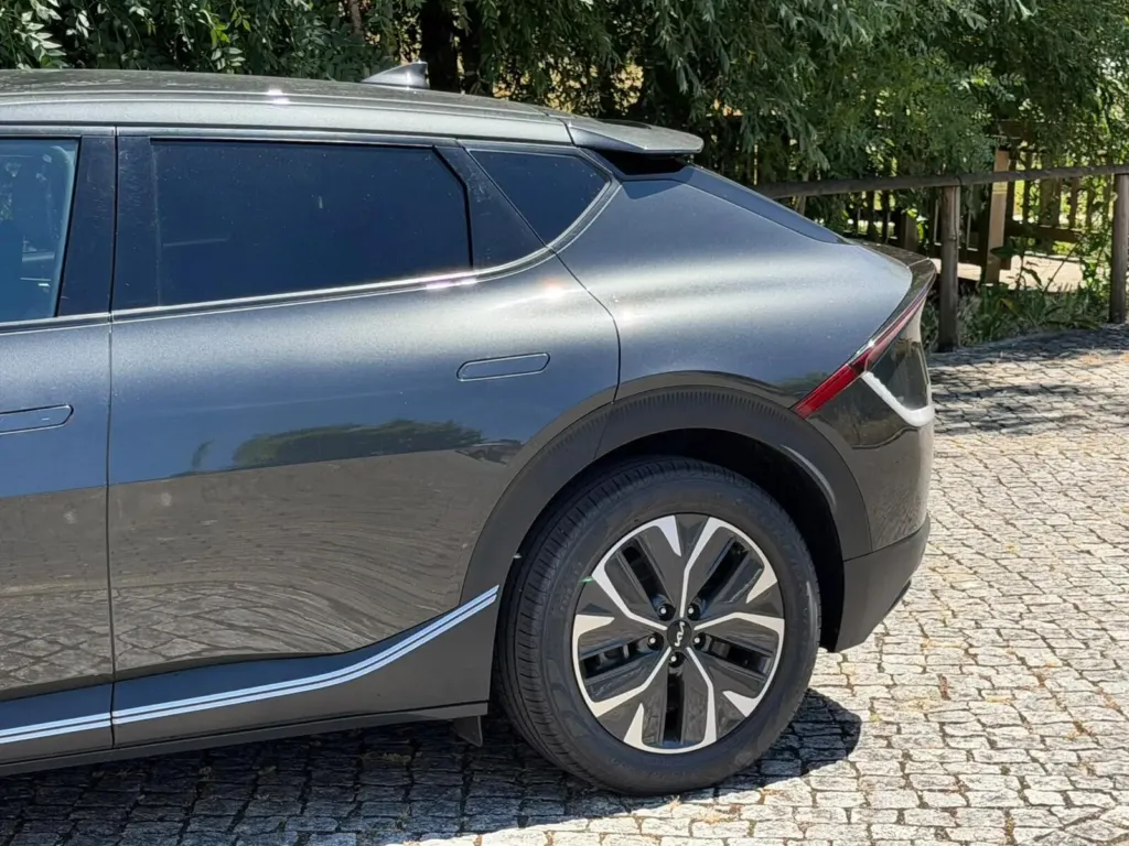 Kia EV6 58 kWh Air — fotografia 3