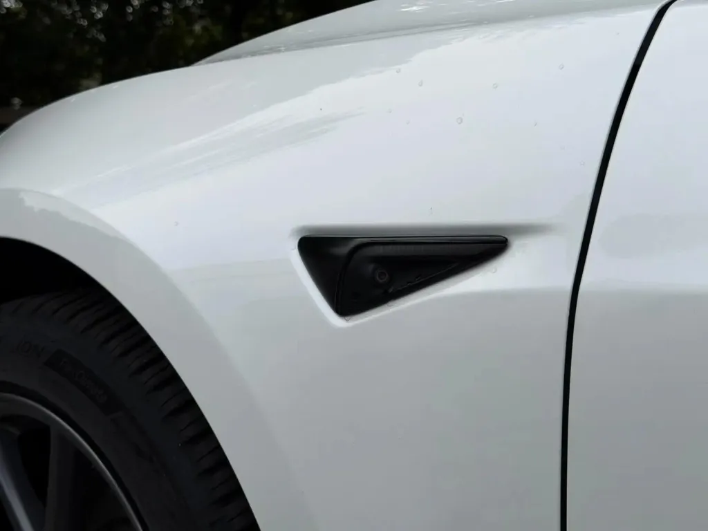 Tesla Model 3 Standard Range Plus RWD — fotografia 8