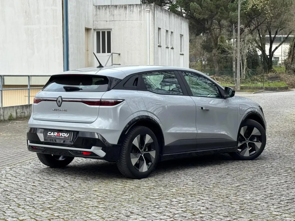 Renault Mégane E-Tech EV60 Equilibre Optimum Charge — fotografia 8