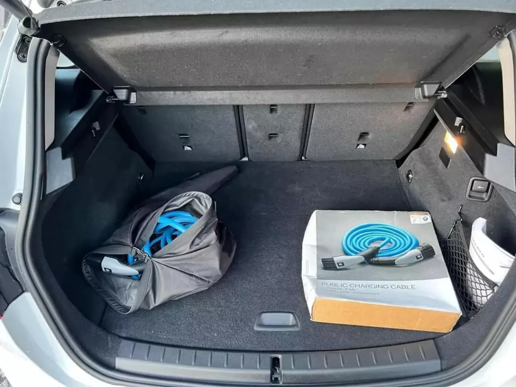 BMW 225xe Active Tourer Advantage — fotografia 16