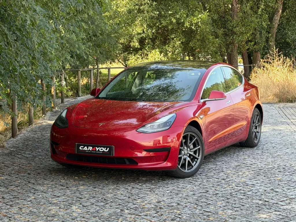 Tesla Model 3 Standard Range Plus RWD — fotografia 4