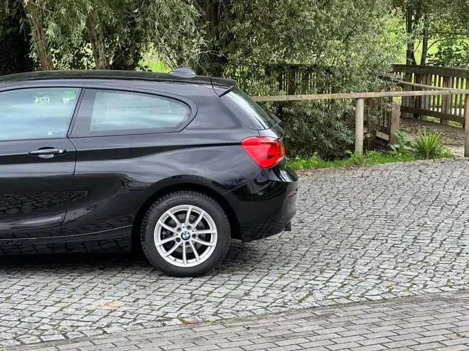 BMW 118 d Line Sport Auto — fotografia 11