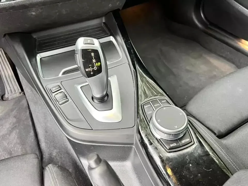 BMW 118 d Line Sport Auto — fotografia 18