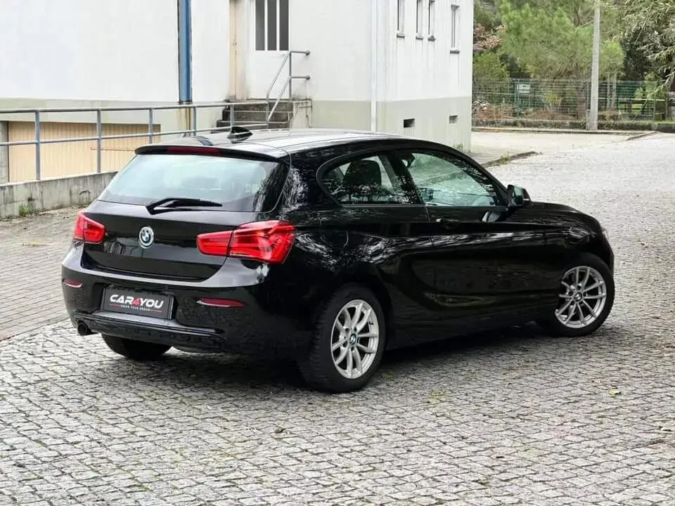 BMW 118 d Line Sport Auto — fotografia 5