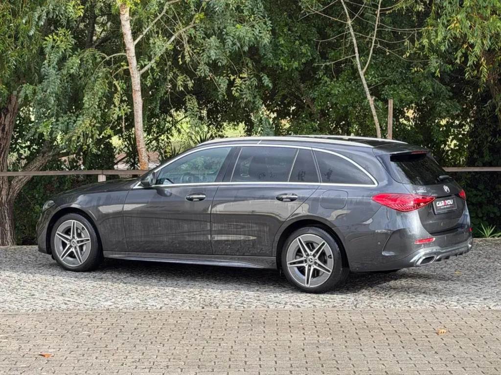 Mercedes-Benz C 300 e AMG Line — fotografia 10