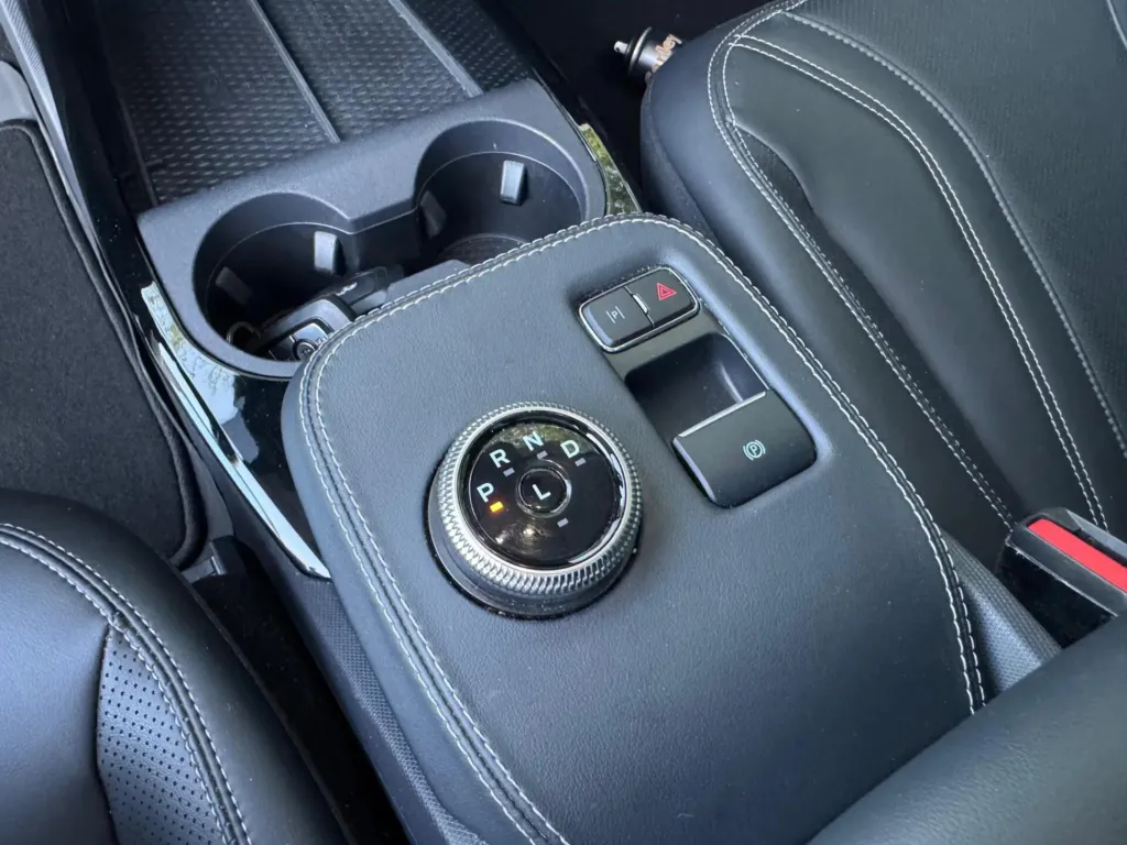 Ford Mustang Mach-E 75.7 kWh Base — fotografia 17
