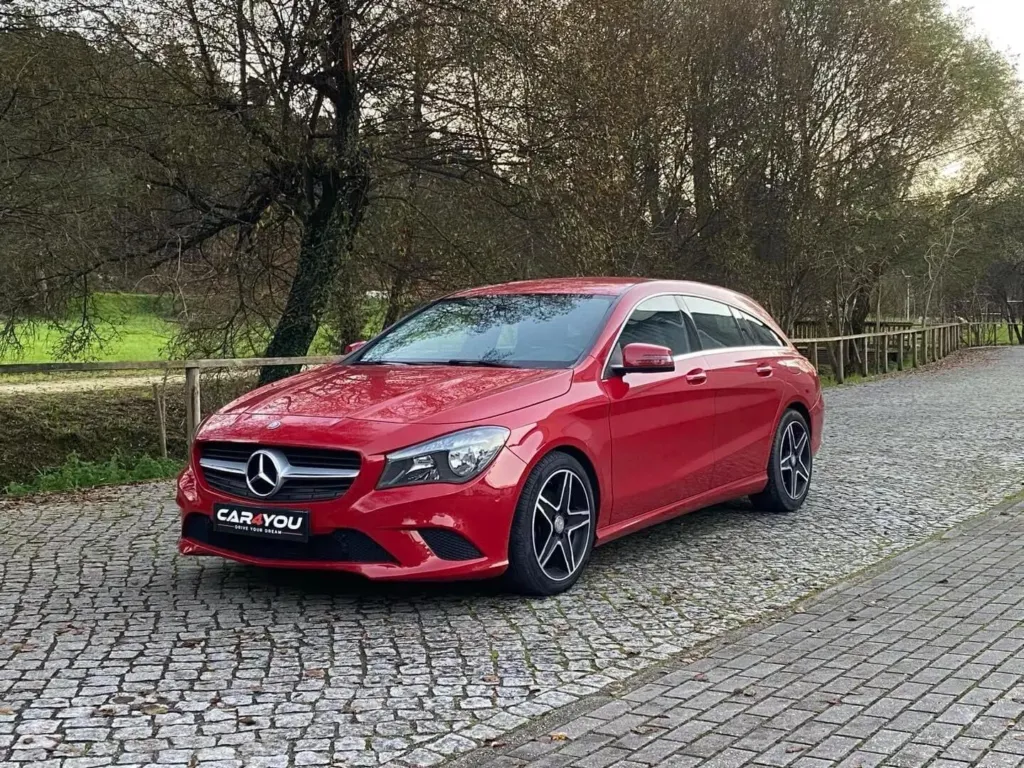 Mercedes-Benz CLA 200 d Shooting Brake Urban — fotografia 12
