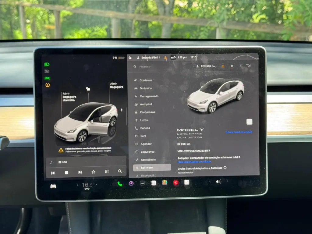 Tesla Model Y Long Range Dual Motor AWD — fotografia 16