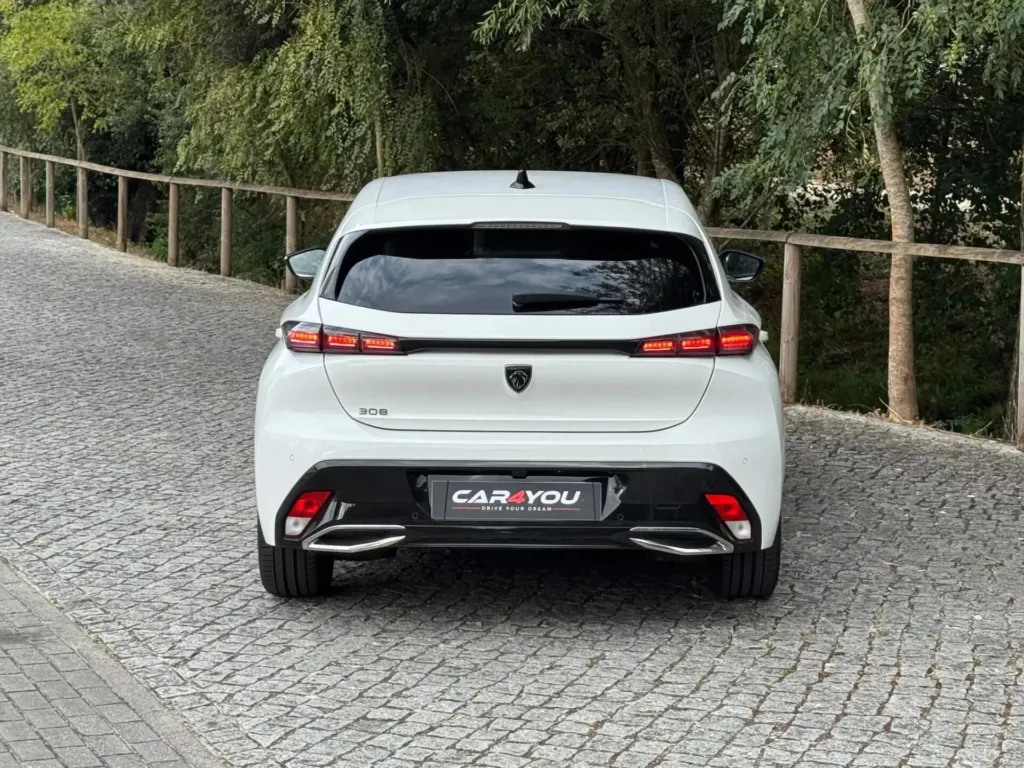 Peugeot 308 1.2 PureTech Allure EAT8 — fotografia 11