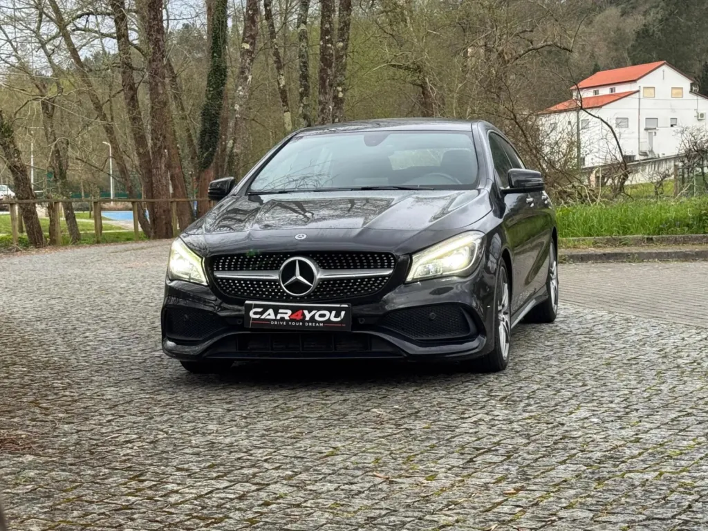 Mercedes-Benz CLA 180 7G-DCT AMG Line — fotografia 9
