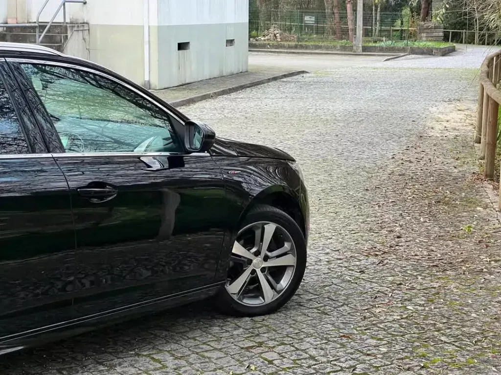Peugeot 308 SW 1.2 PureTech GT Line EAT6 — fotografia 6