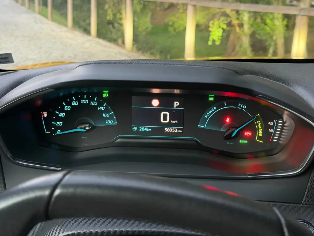 Peugeot e-208 50 kWh Active Pack — fotografia 13