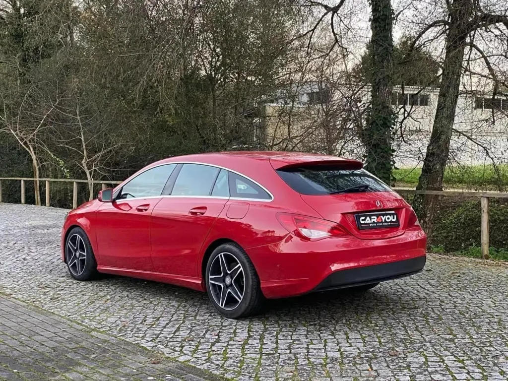 Mercedes-Benz CLA 200 d Shooting Brake Urban — fotografia 11