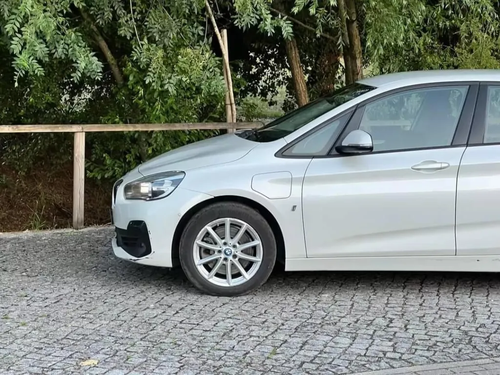 BMW 225xe Active Tourer Advantage — fotografia 11