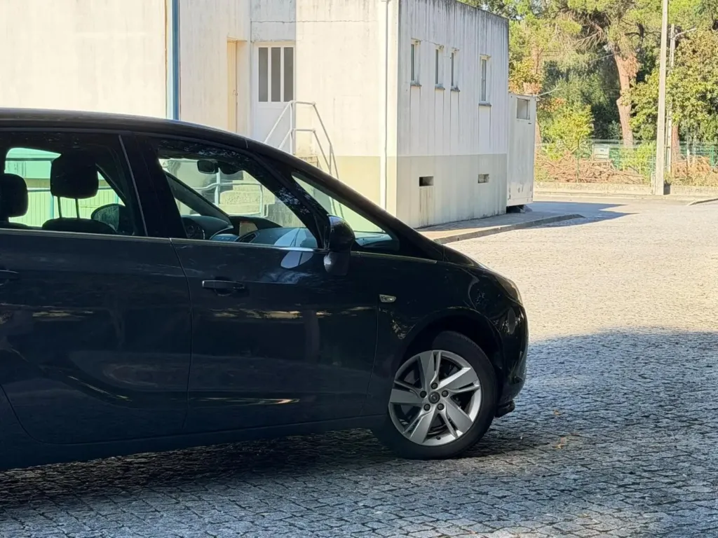 Opel Zafira 1.6 CDTi Executive — fotografia 6