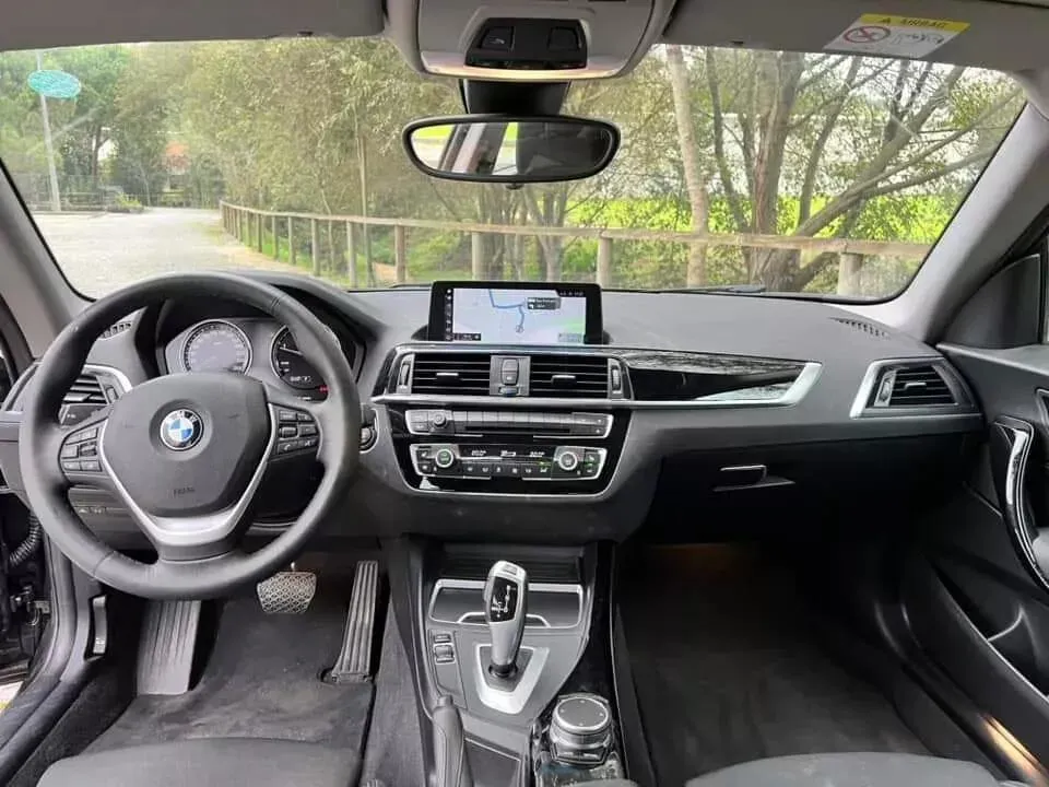 BMW 118 d Line Sport Auto — fotografia 16