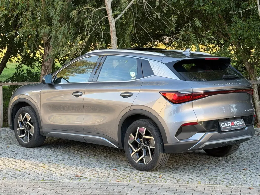 BYD Atto 3 60.48 kWh Design — fotografia 11