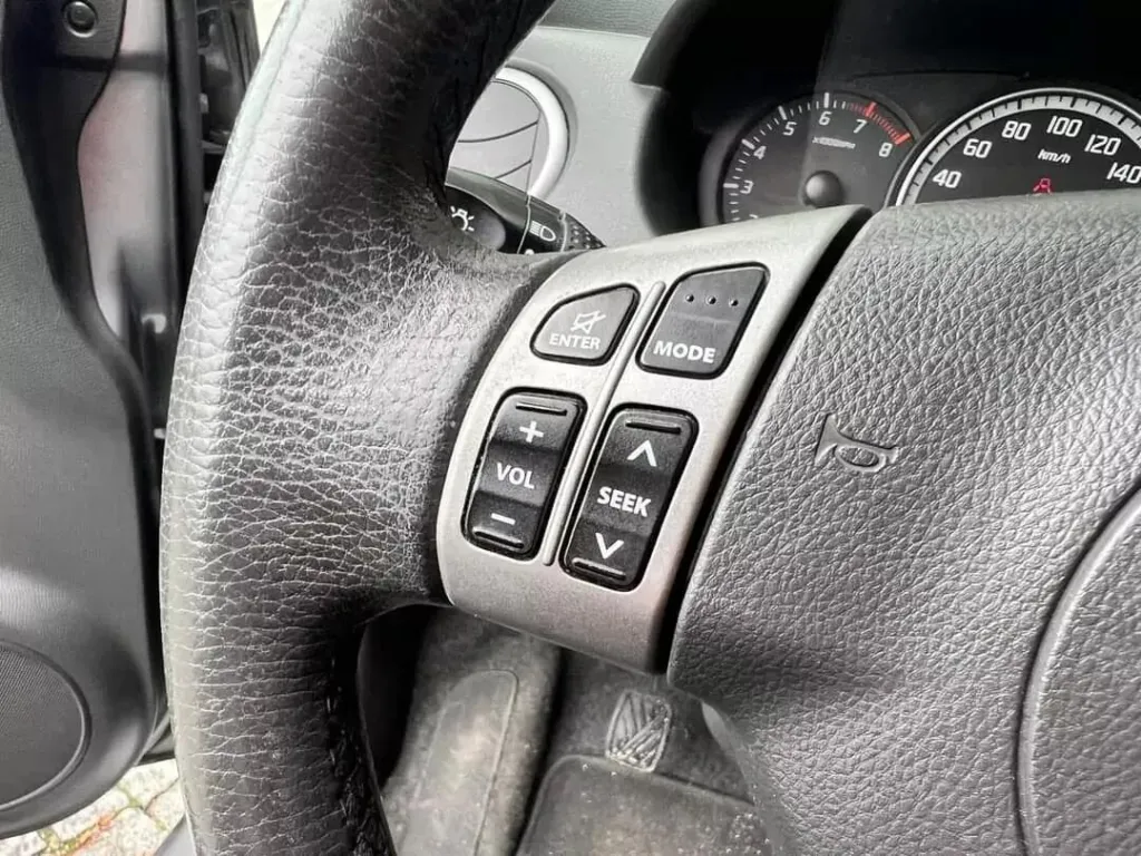Suzuki Swift 1.3 16V Sport — fotografia 18