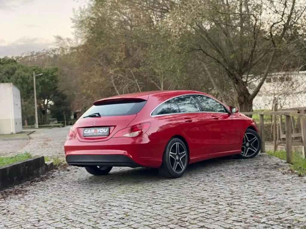 Mercedes-Benz CLA 200 d Shooting Brake Urban — fotografia 4