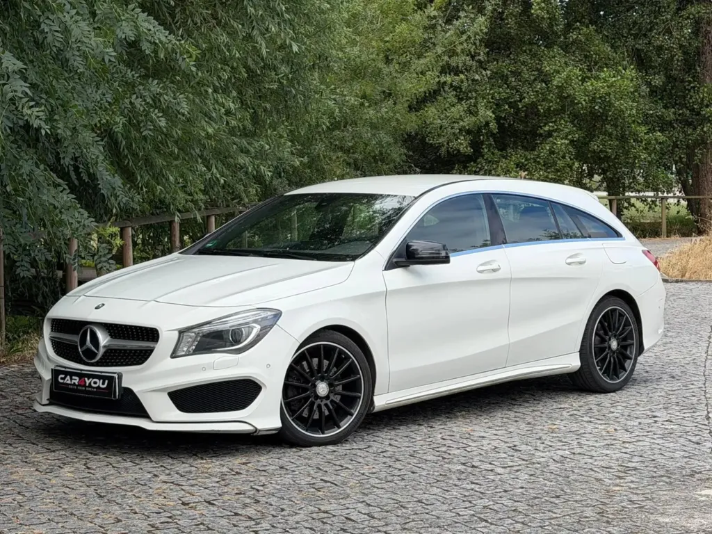 Mercedes-Benz CLA 220 d Shooting Brake AMG Line Aut. — fotografia 1