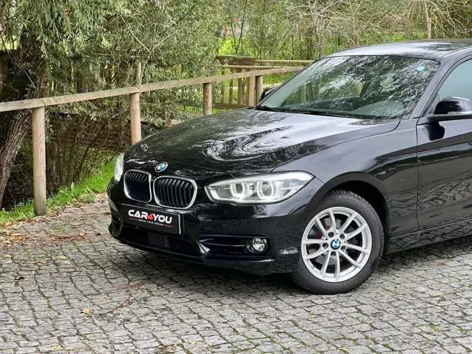 BMW 118 d Line Sport Auto — fotografia 3