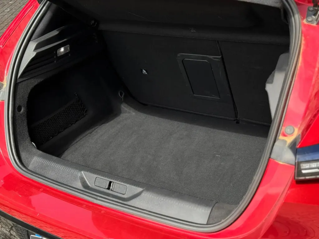 Peugeot 308 1.2 PureTech Allure — fotografia 14