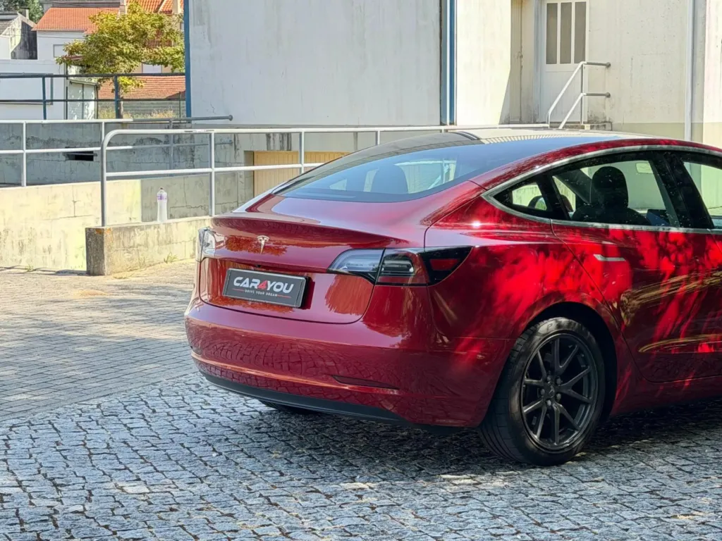 Tesla Model 3 Standard Range Plus RWD — fotografia 2