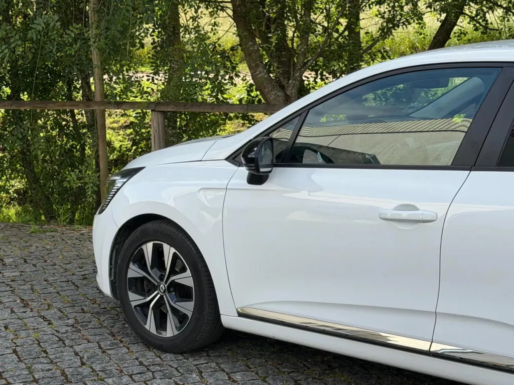 Renault Clio 1.5 Blue dCi Evolution — fotografia 10