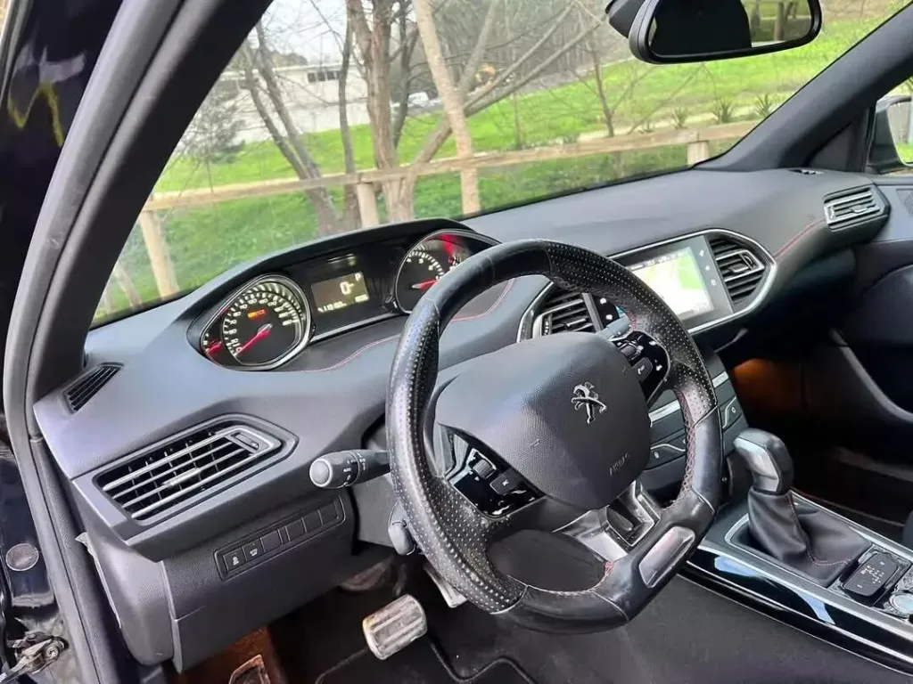Peugeot 308 SW 1.2 PureTech GT Line EAT6 — fotografia 19