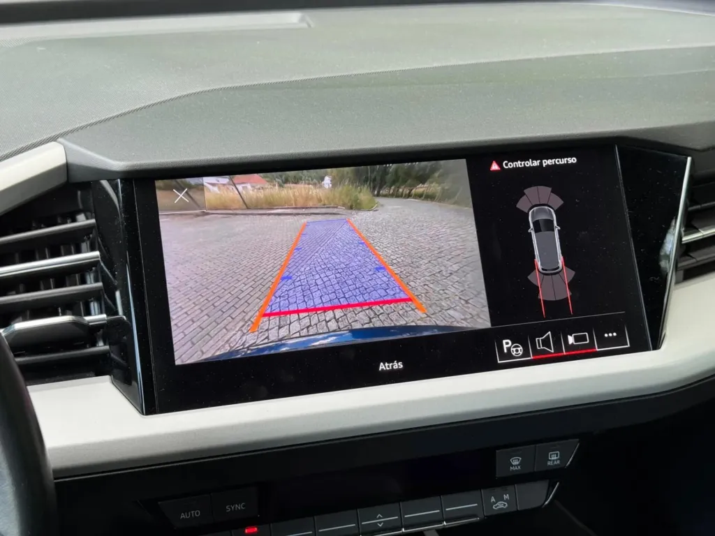 Audi Q4 e-tron 40 63 kWh SE Business — fotografia 16
