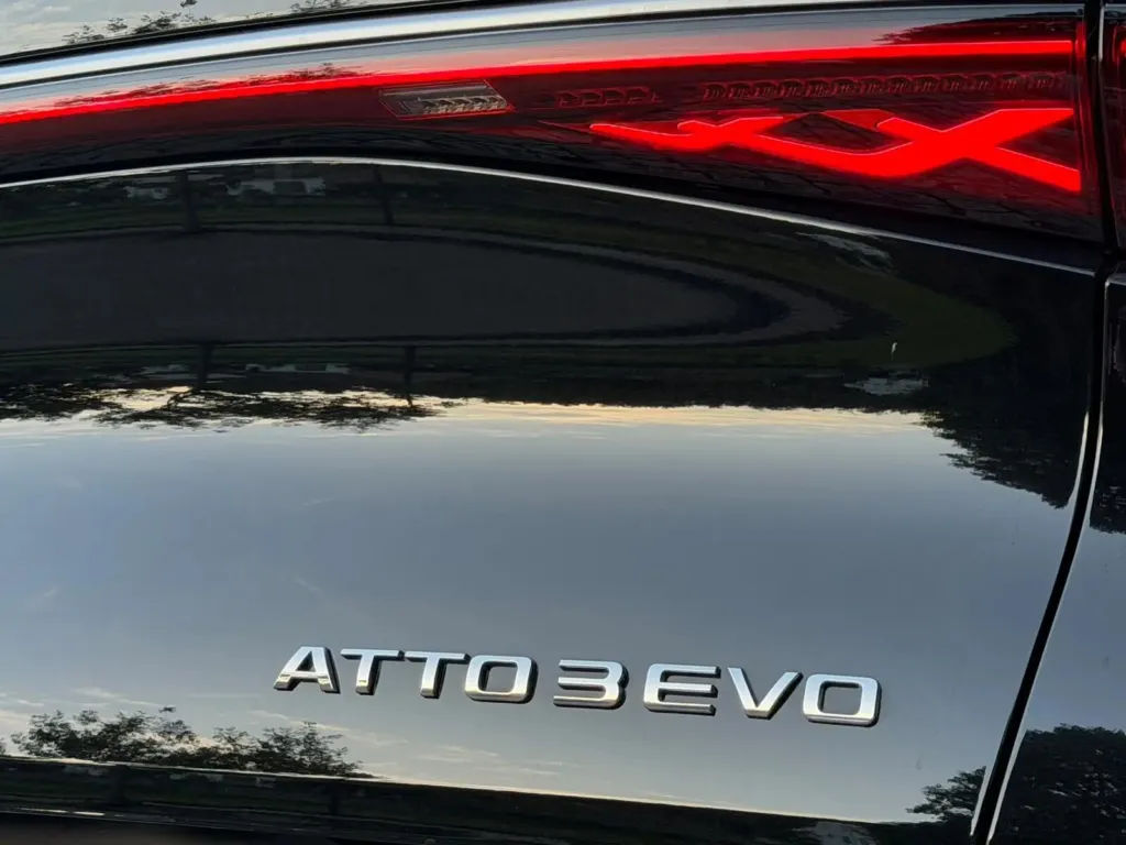 BYD Atto 3 EVO 74.8 kWh Design — fotografia 12