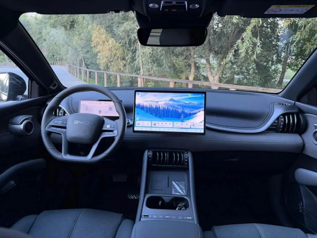 BYD Atto 3 EVO 74.8 kWh Design — fotografia 17