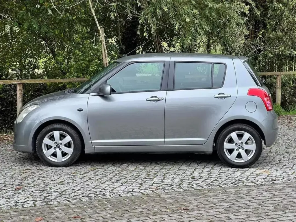 Suzuki Swift 1.3 16V Sport — fotografia 7