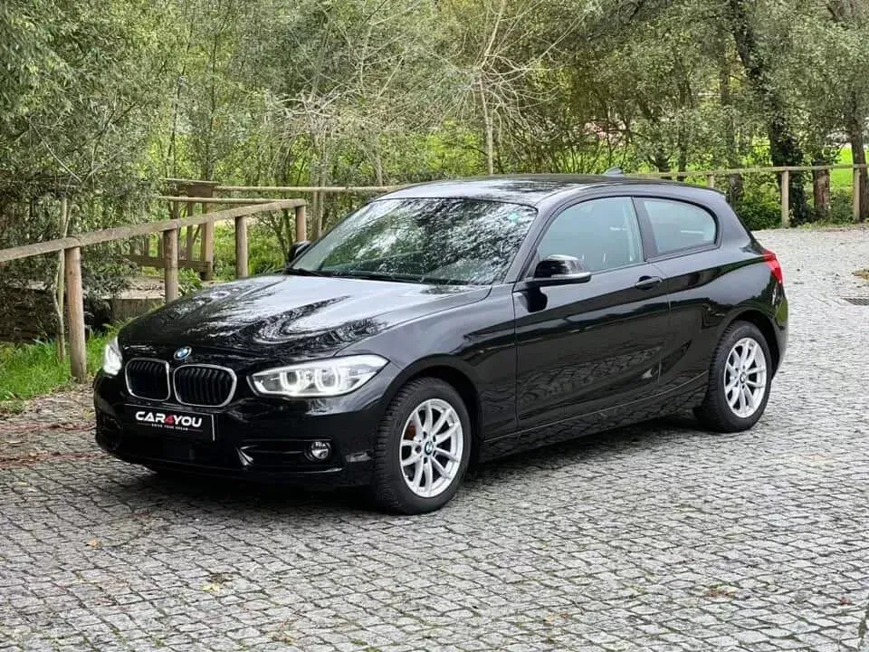 BMW 118 d Line Sport Auto — fotografia 13