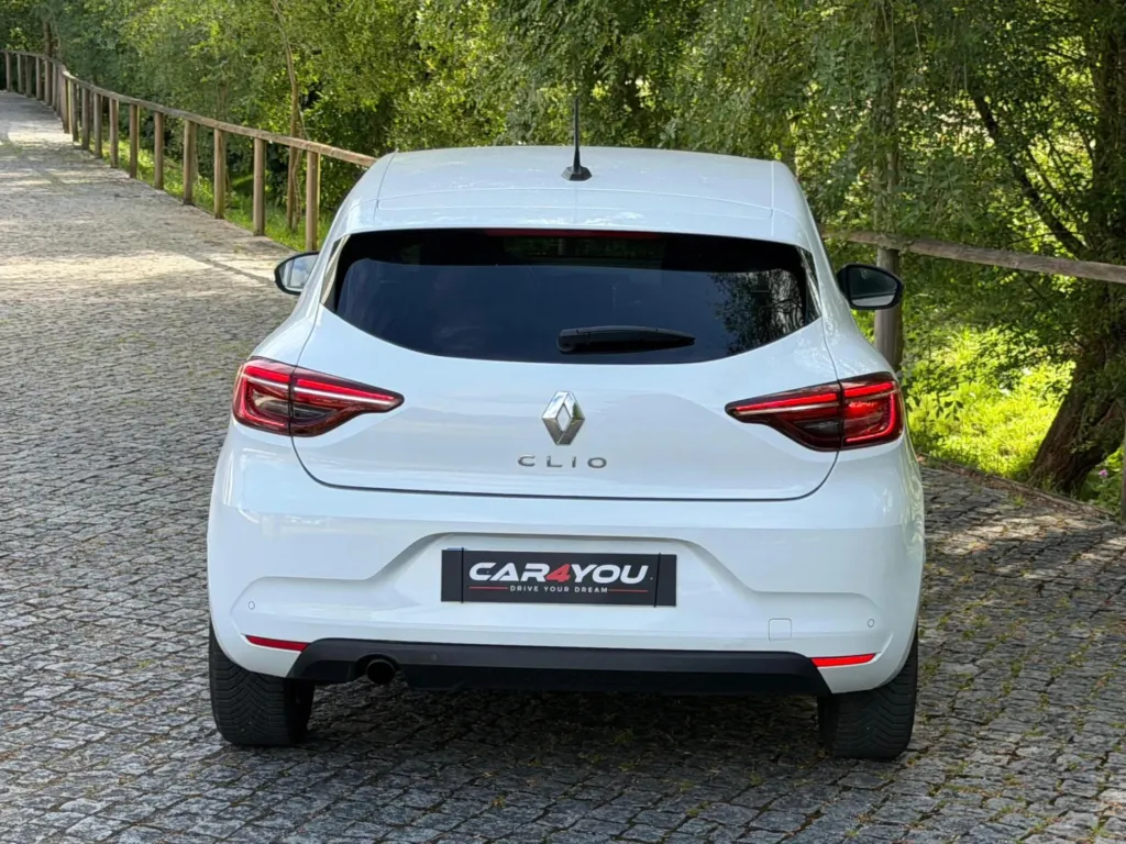 Renault Clio 1.5 Blue dCi Evolution — fotografia 17