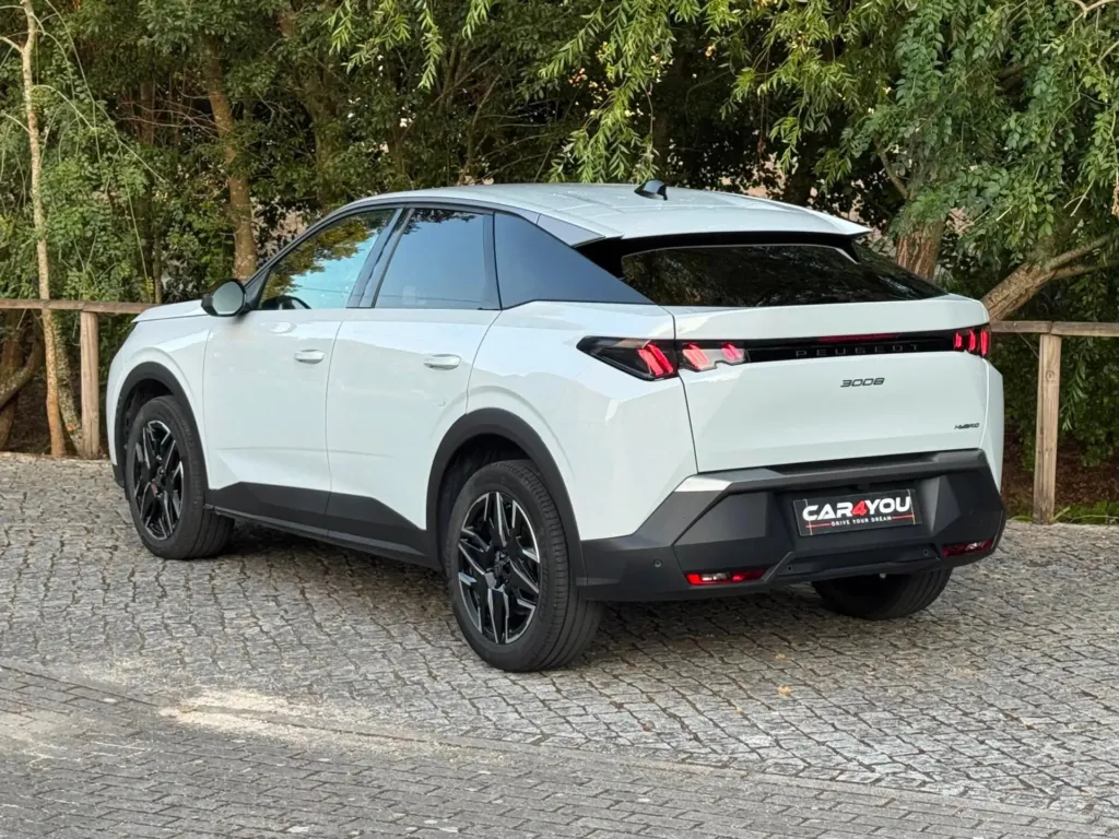 Peugeot 3008 1.2 Hybrid Allure e-DCS6 — fotografia 8