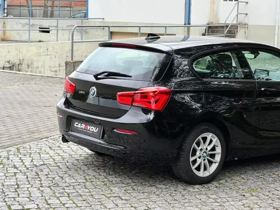 BMW 118 d Line Sport Auto — fotografia 6