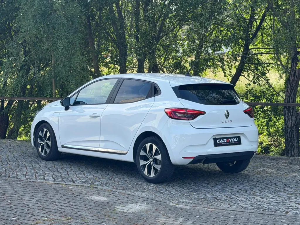 Renault Clio 1.5 Blue dCi Evolution — fotografia 9