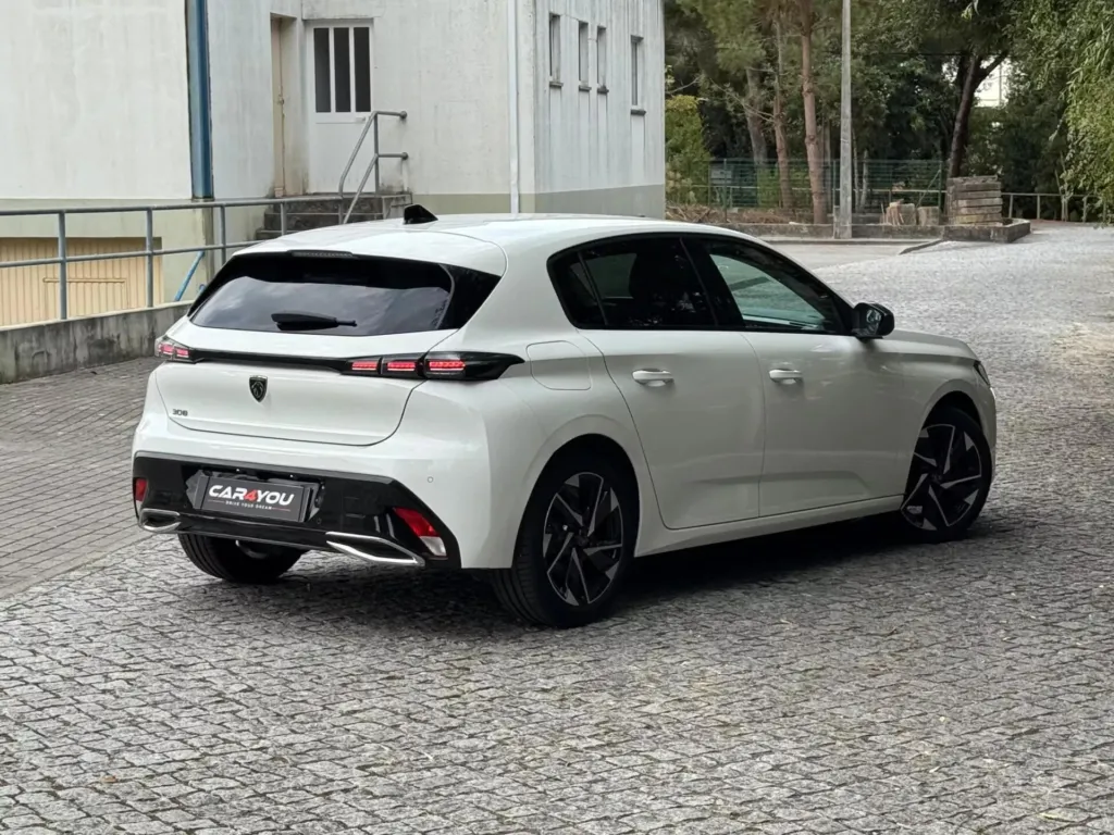 Peugeot 308 1.2 PureTech Allure EAT8 — fotografia 4