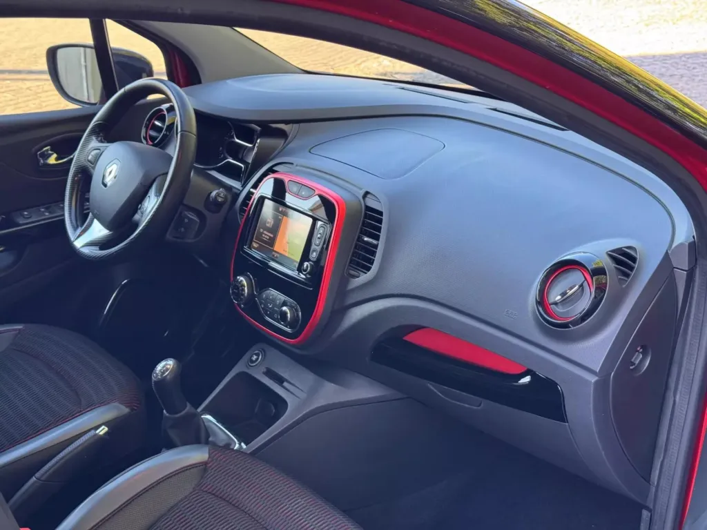 Renault Captur 1.5 dCi Helly Hansen — fotografia 19