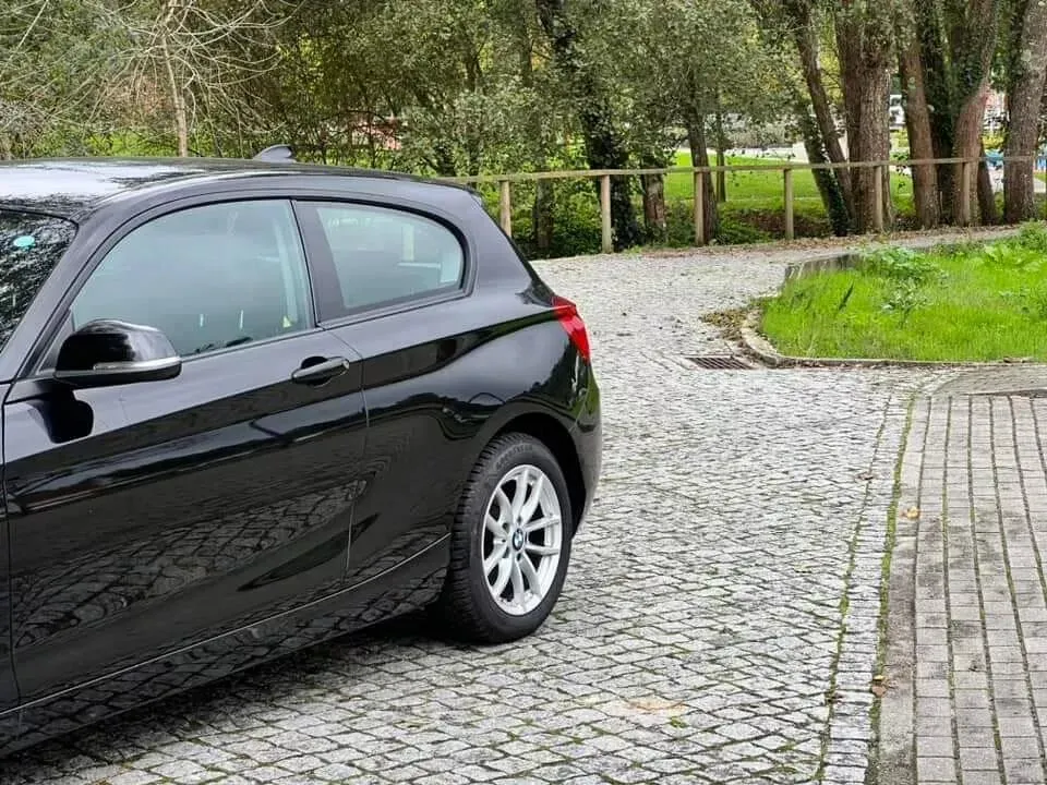 BMW 118 d Line Sport Auto — fotografia 4