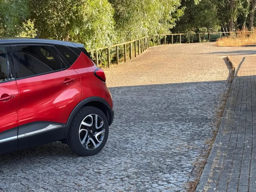 Renault Captur 1.5 dCi Helly Hansen — fotografia 3