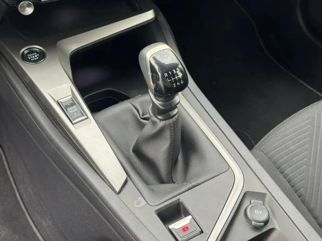 Peugeot 308 SW 1.2 PureTech Active Pack — fotografia 18