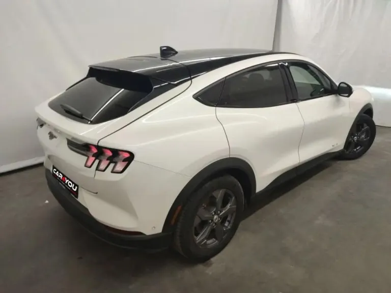 Ford Mustang Mach-E 75.7 kWh Base — foto 2