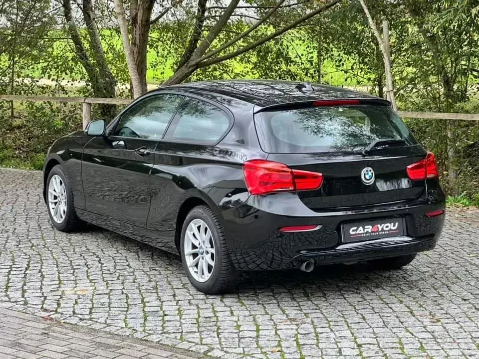 BMW 118 d Line Sport Auto — fotografia 9