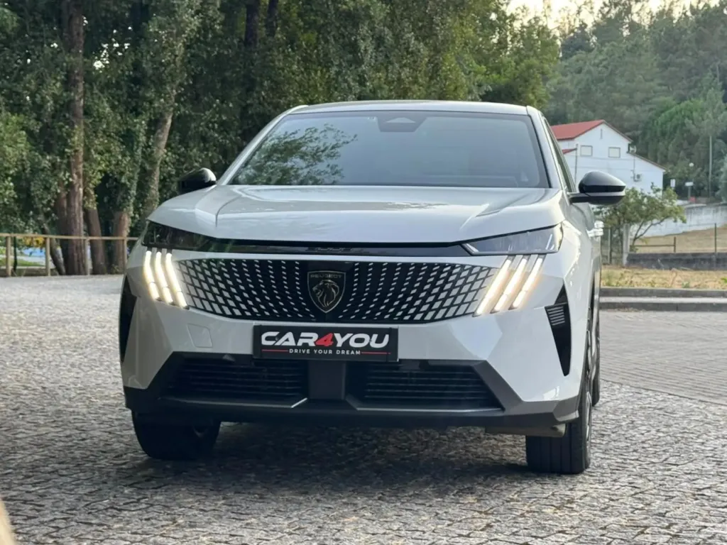 Peugeot 3008 1.2 Hybrid Allure e-DCS6 — fotografia 11