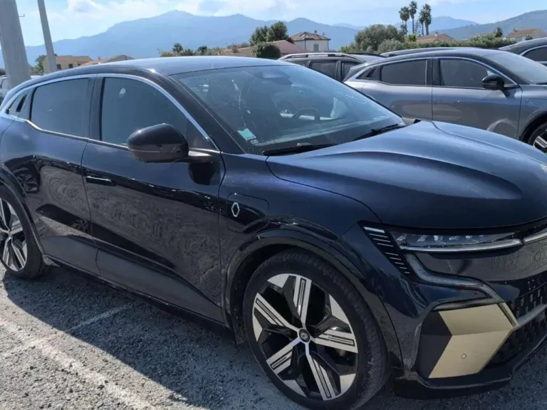 Renault Mégane E-Tech EV60 Iconic — foto 3
