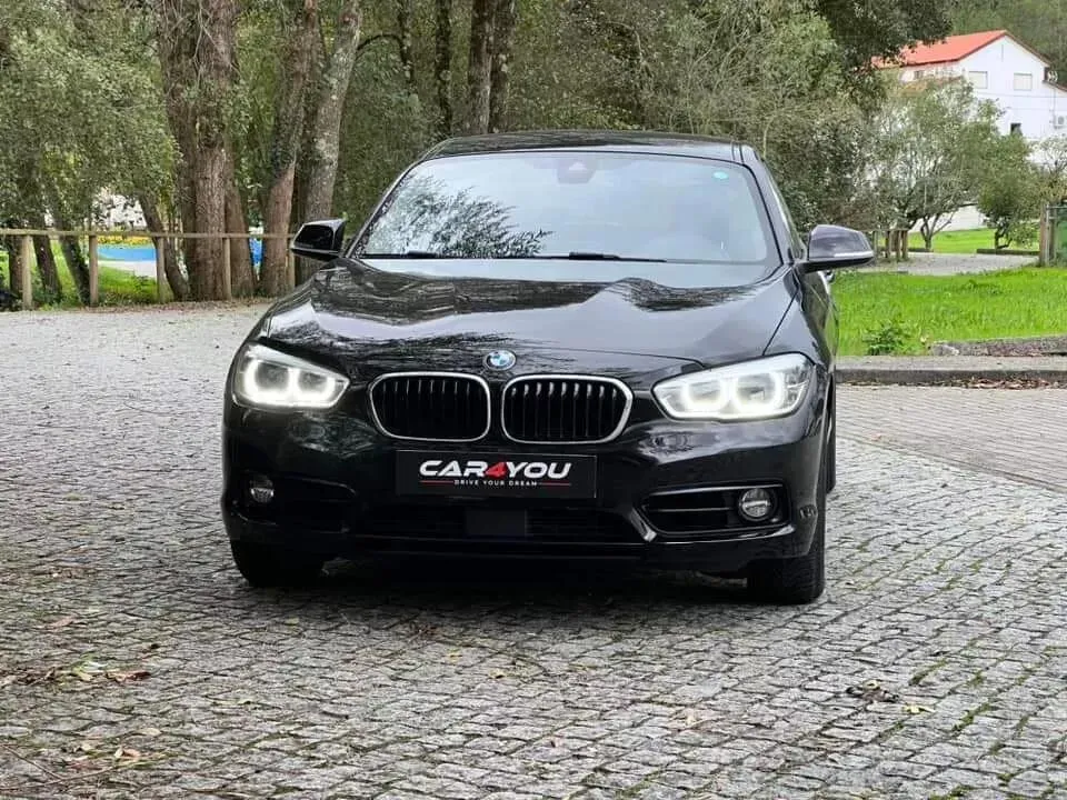BMW 118 d Line Sport Auto — fotografia 14