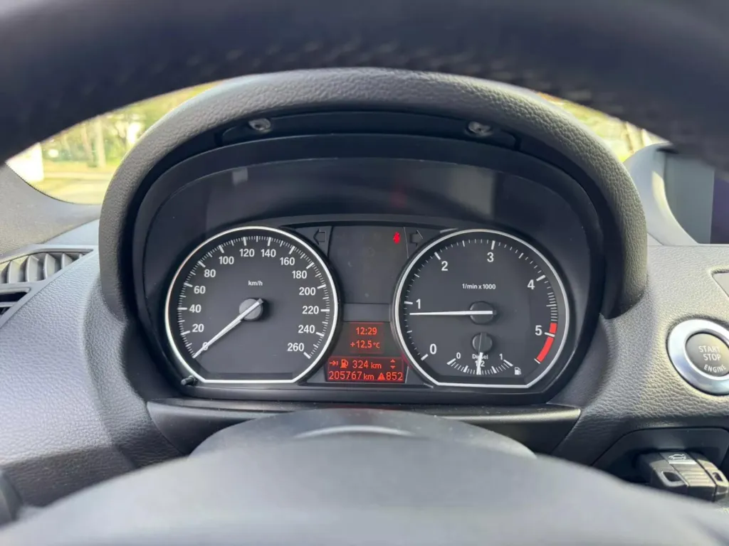 BMW 120 d Limited Edition Lifestyle c/ M Sport Pack — fotografia 18